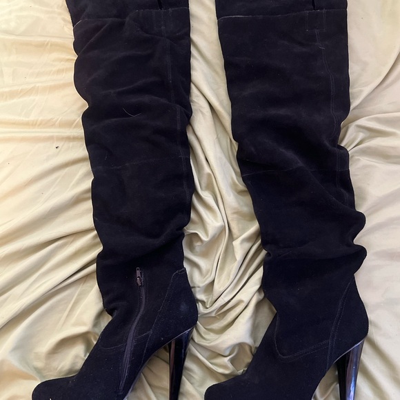 Chic Black Over the Knee Boots - Picture 4 of 4